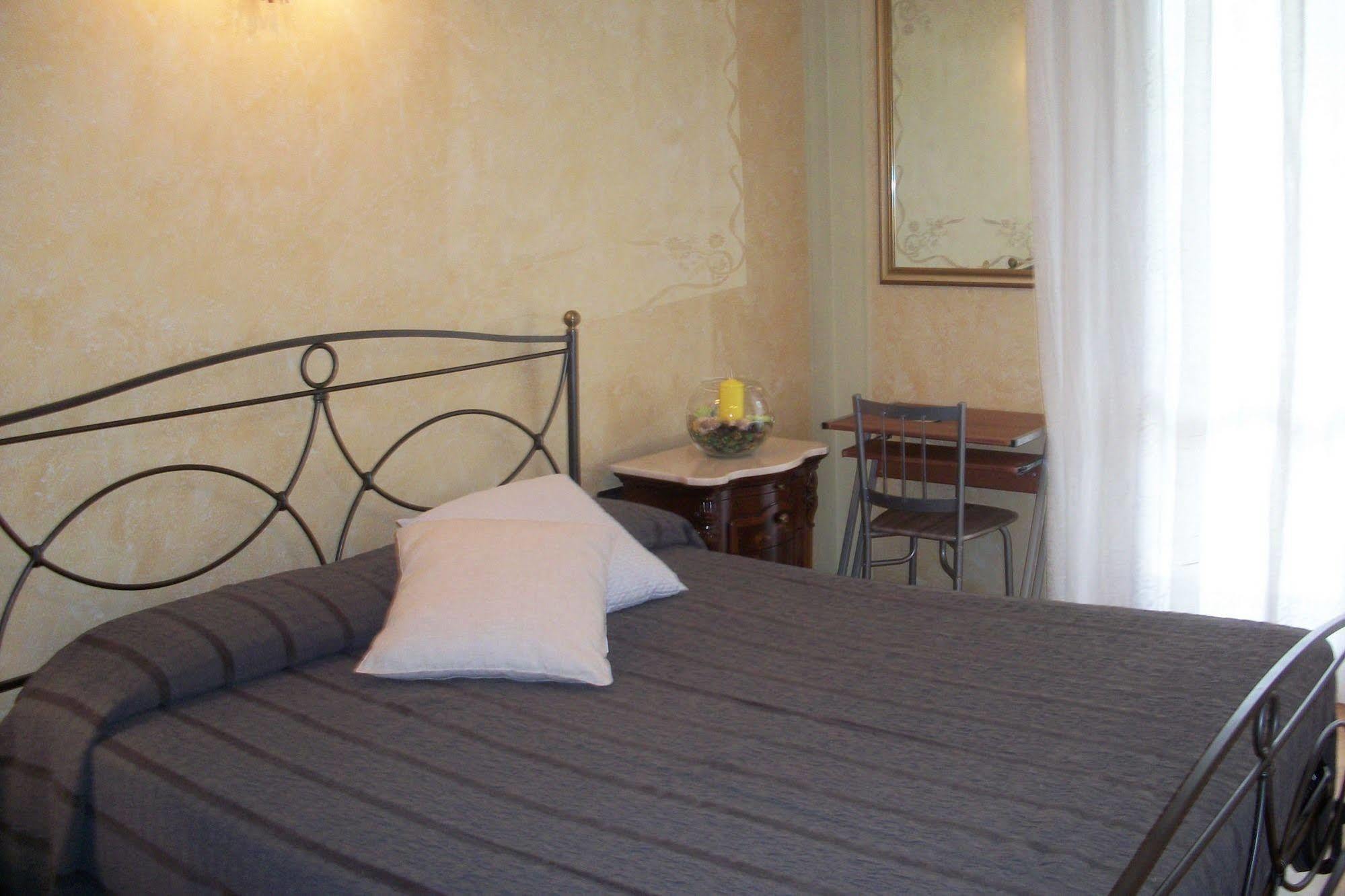 B&B Southitaly บุสโตอาร์ซีซีโอ ภายนอก รูปภาพ