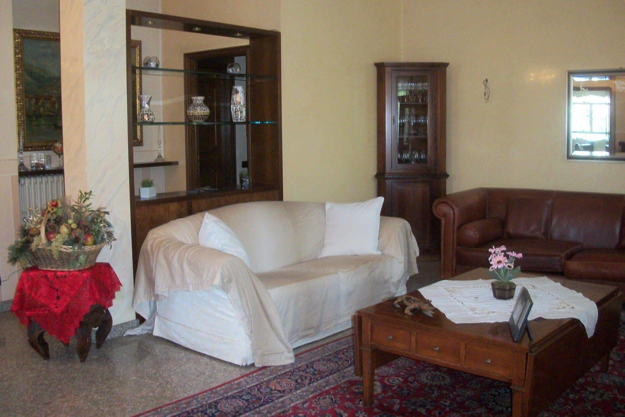 B&B Southitaly บุสโตอาร์ซีซีโอ ภายนอก รูปภาพ